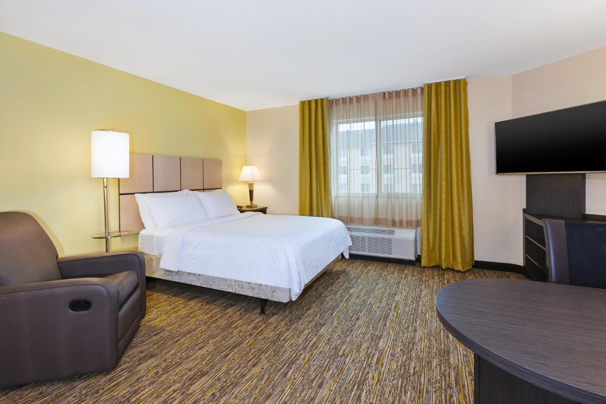 Candlewood Suites Morgantown-Univ West Virginia By Ihg Westover Экстерьер фото