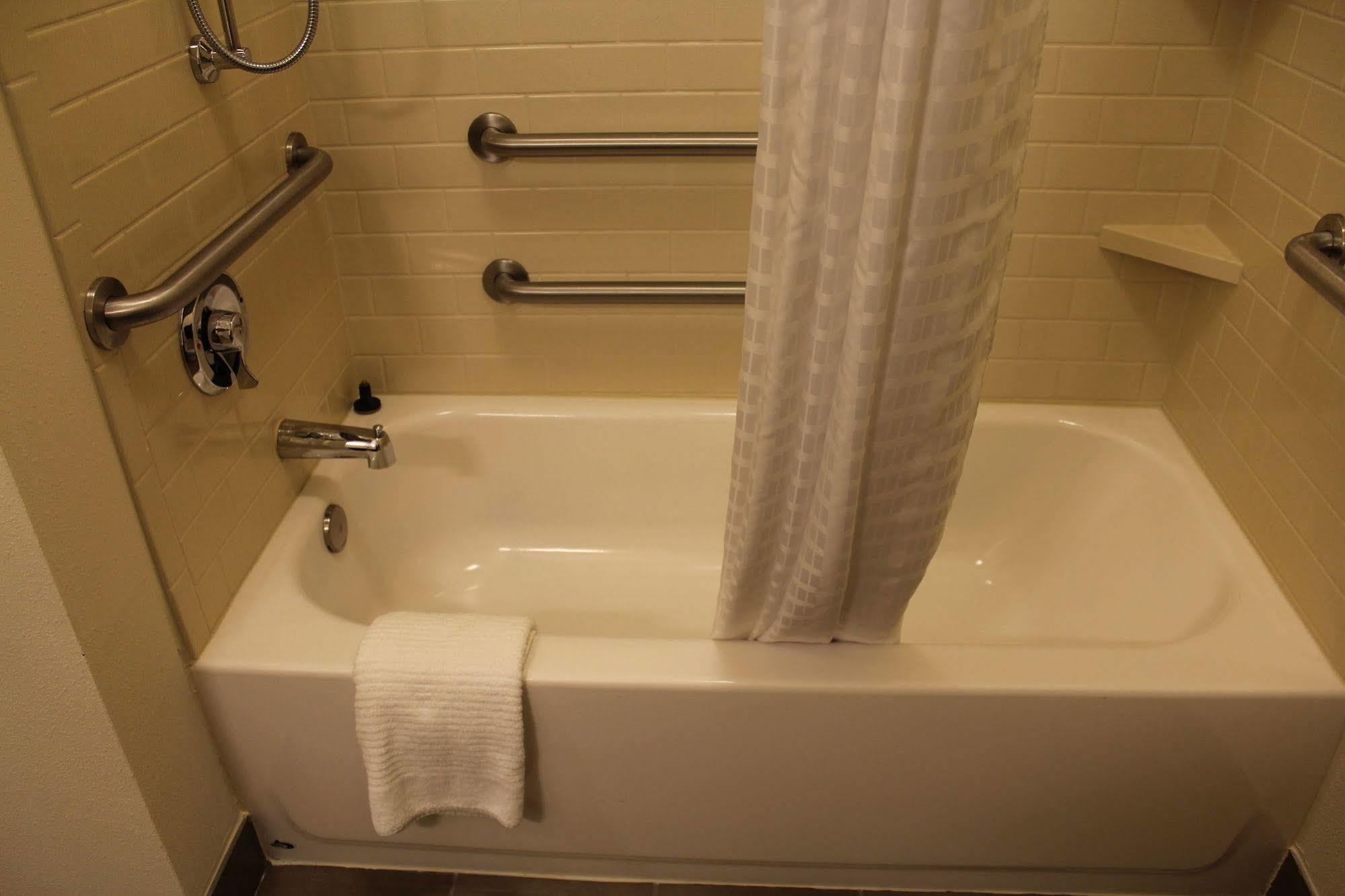 Candlewood Suites Morgantown-Univ West Virginia By Ihg Westover Экстерьер фото